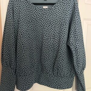 Knit crew neck top, band at bottom and sleeves